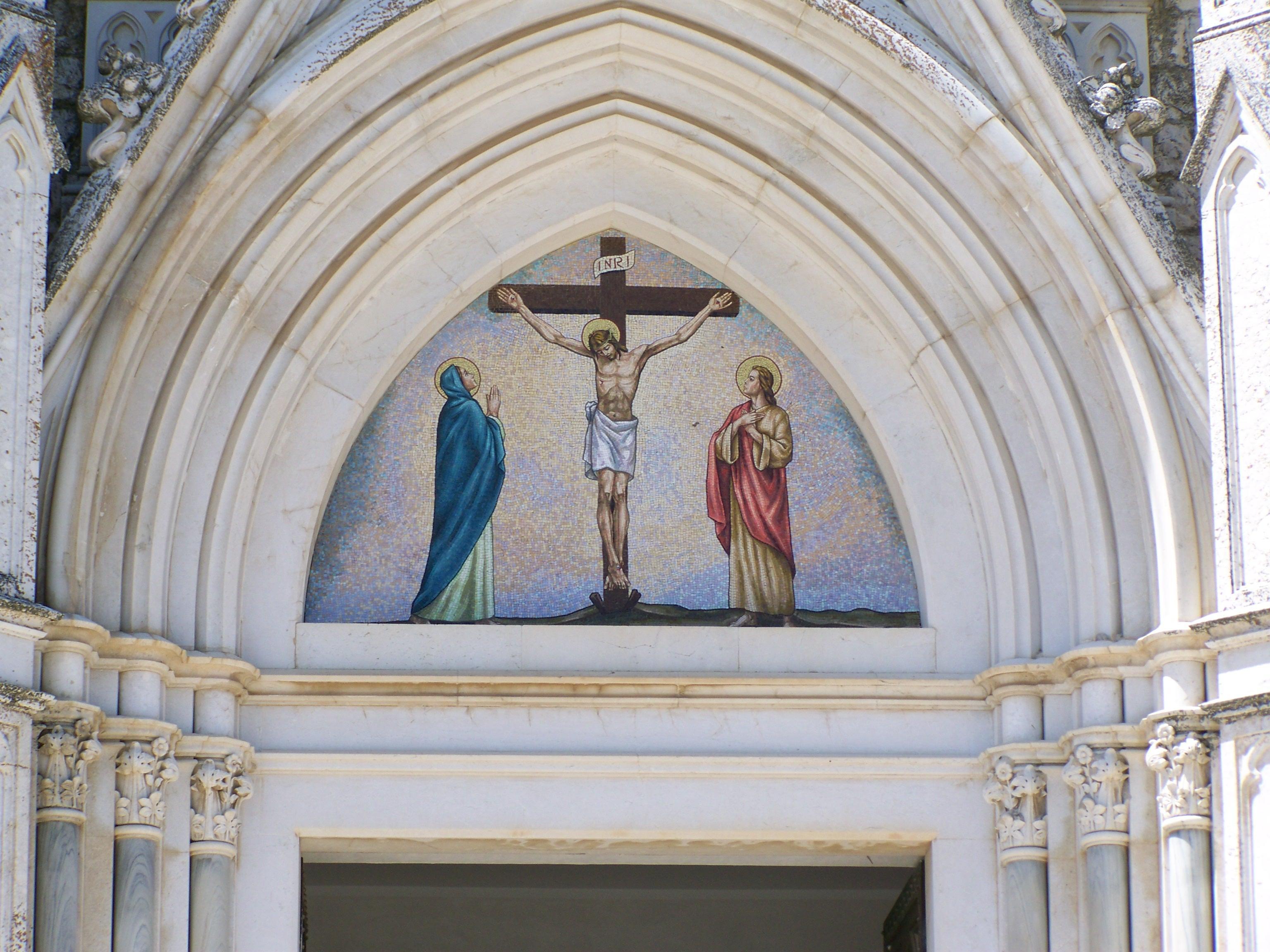 portale-chiesa-addolorata