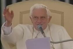 papa-anno-sacerdotalis.jpg
